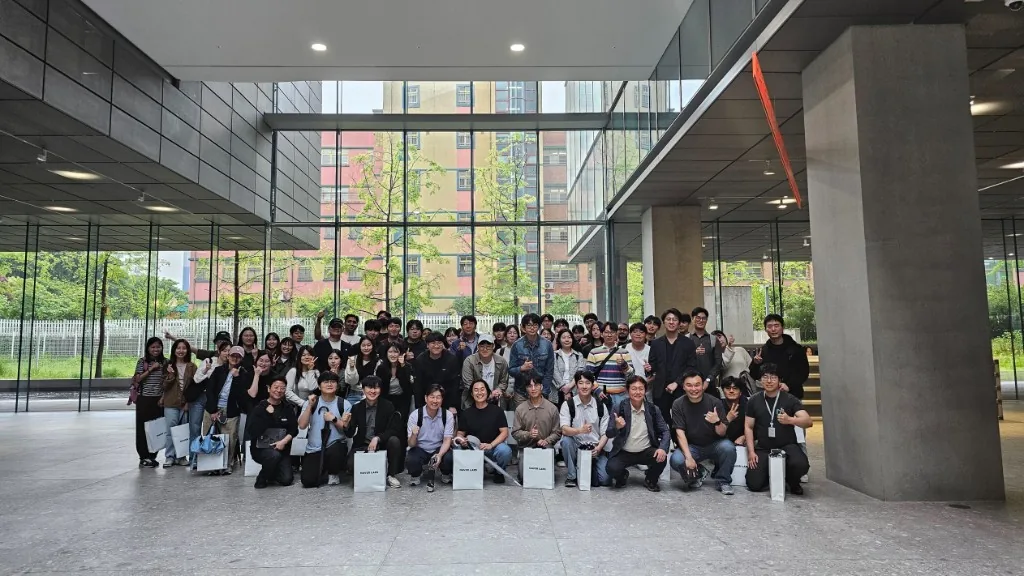 I2RC student researchers group photo at Naver Labs